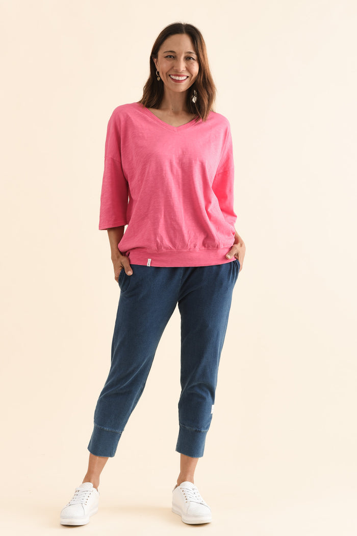 Mazie Melon Cotton V Neck Sweat,Full Body,Brunette model,alt text|model:Cara