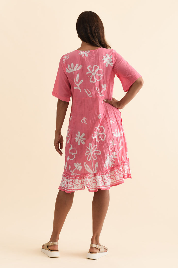 Mila Pink Flower Crinkle Cotton Dress,Brunette model,alt text|model:Cara