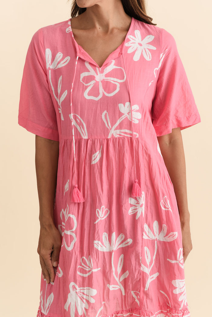 Mila Pink Flower Crinkle Cotton Dress,Brunette model,alt text|model:Cara