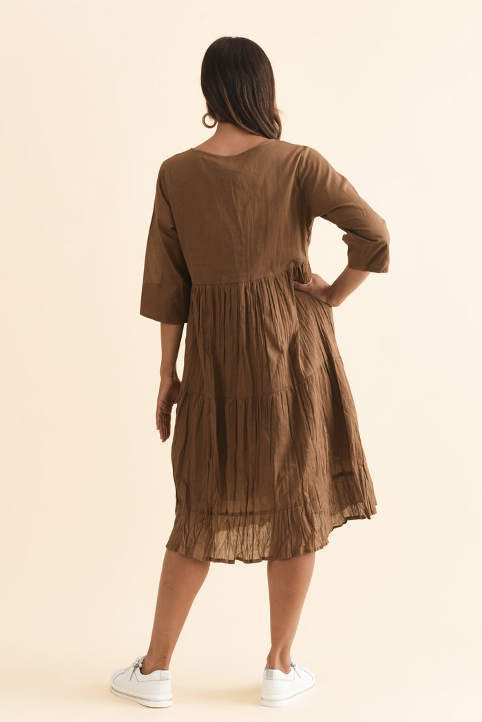 Milana Mocha Crinkle Cotton Dress,Brunette model,alt text|model:Cara