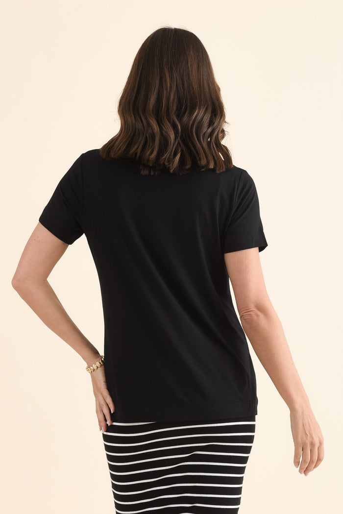 Minelli Black Bamboo Tee,Back,Brunette model,alt text|model:MJ