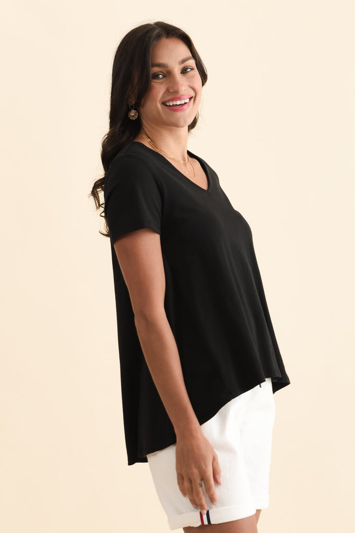 Montreal Black Cotton Tee,Brunette model,alt text|model:Brontie