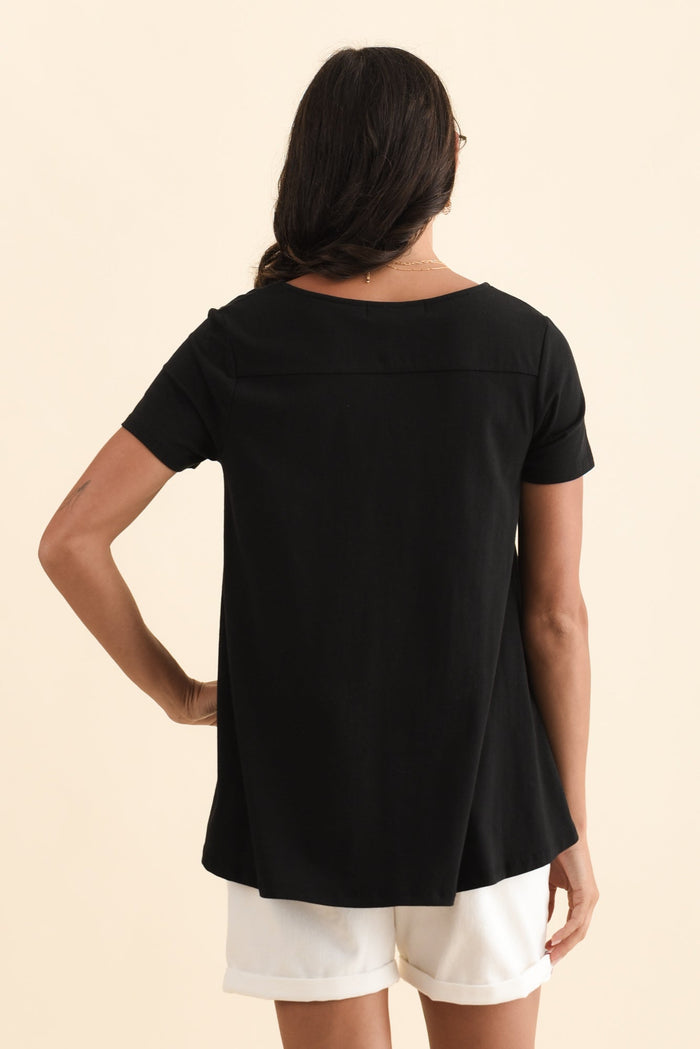 Montreal Black Cotton Tee,Brunette model,alt text|model:Brontie