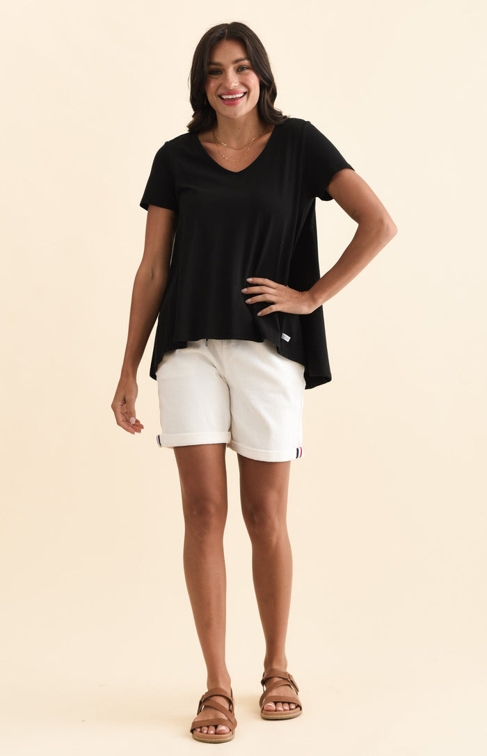 Montreal Black Cotton Tee,Brunette model,alt text|model:Brontie