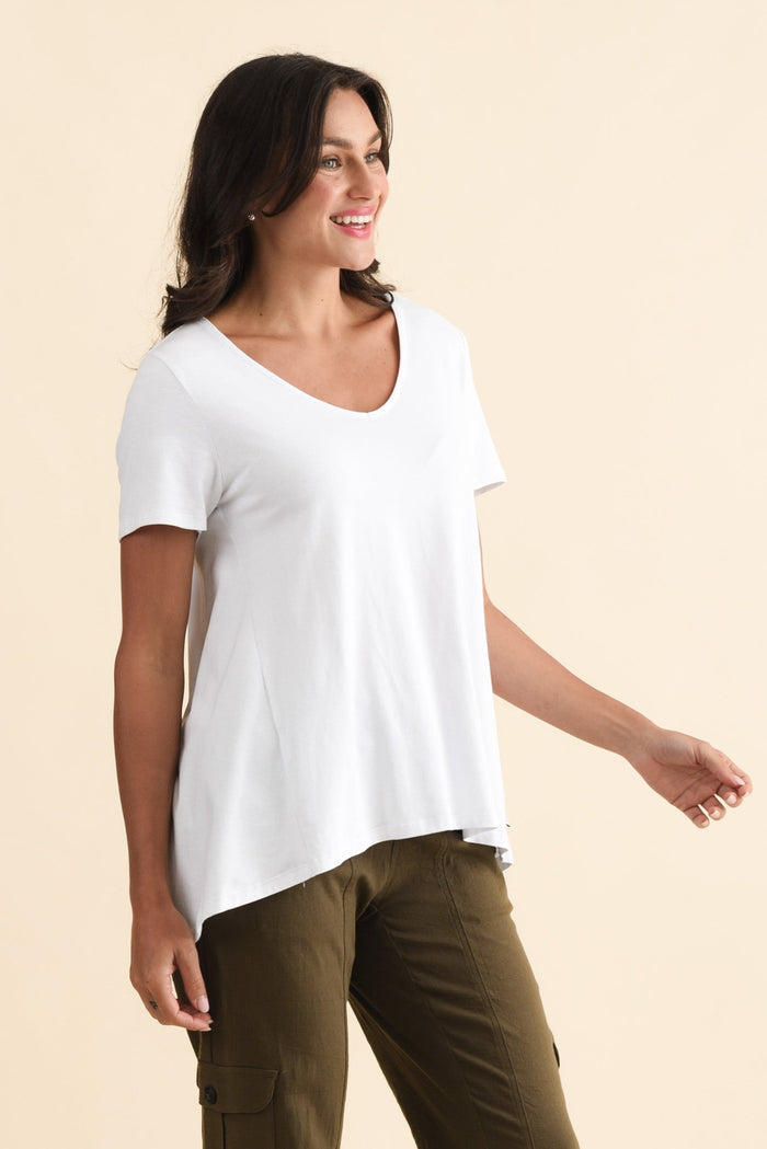 Montreal White Cotton Tee,Brunette model,alt text|model:Brontie