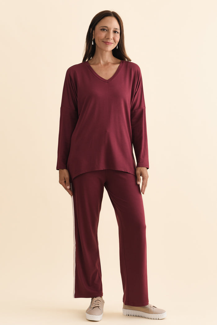 Munich Burgundy V Neck Top,Brunette model,alt text|model:Cara