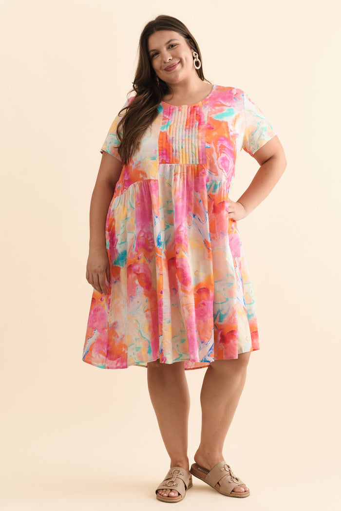Murano Orange Abstract Cotton Dress,Brunette model,plus-size,curve-dresses,plus-size-midi-dresses,plus-size-cotton-dresses,plus-size-summer-dresses,alt text|model:Gabby