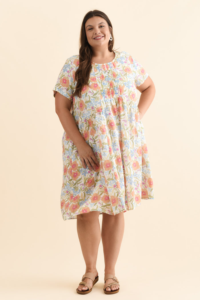 Murano Orange Flower Cotton Dress,Brunette model,plus-size,curve-dresses,plus-size-midi-dresses,plus-size-cotton-dresses,plus-size-summer-dresses,alt text|model:Gabby
