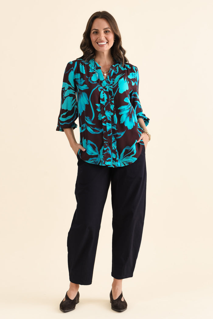 Myth Blue Floral Frill Blouse,brunette model,Full Outfit,alt text|model:MJ