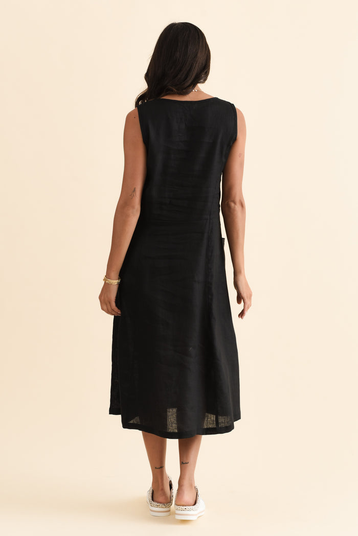 Noah Black Linen Pocket Dress,Brunette model,alt text|model:Brontie