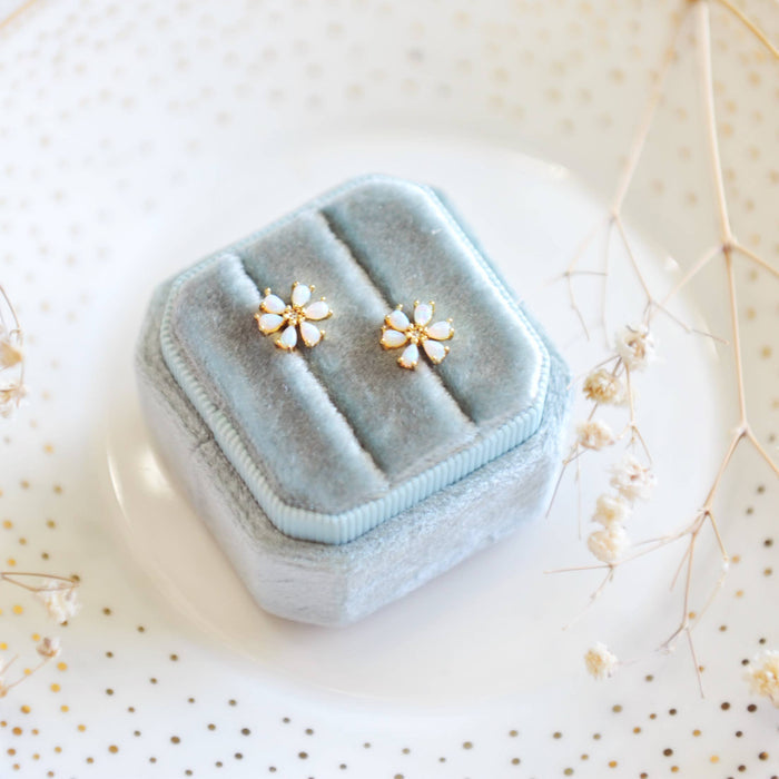 OH SO LOVELY Lou Opal Daisy Stud Earrings