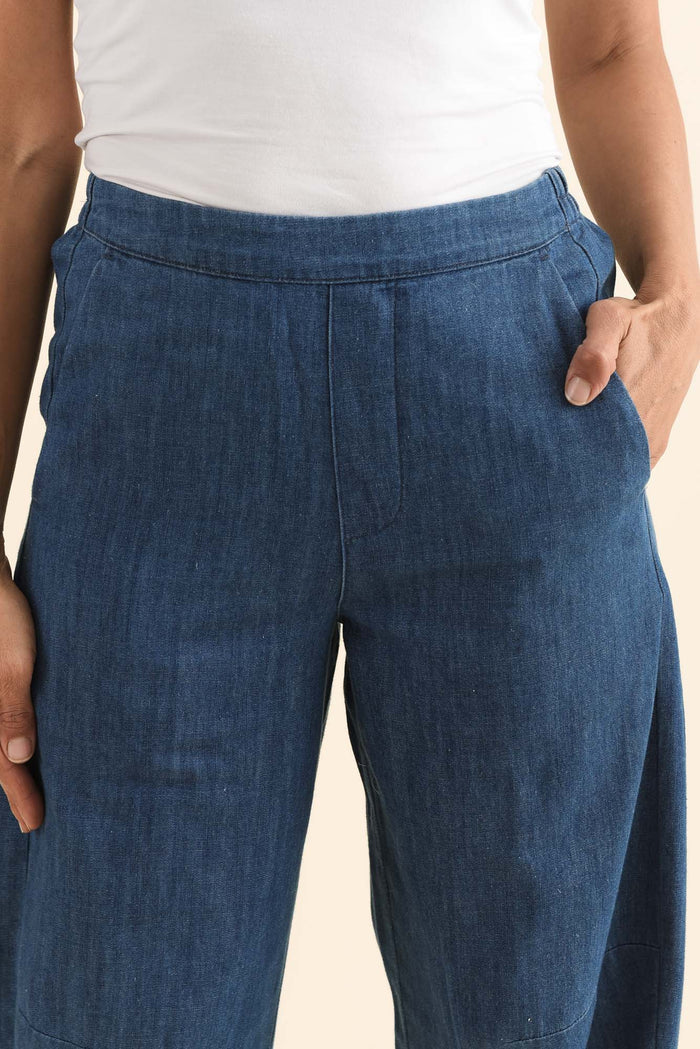 Ottie Blue Cotton Barrel Pants,Detail,Brunette model,alt text|model:Cara
