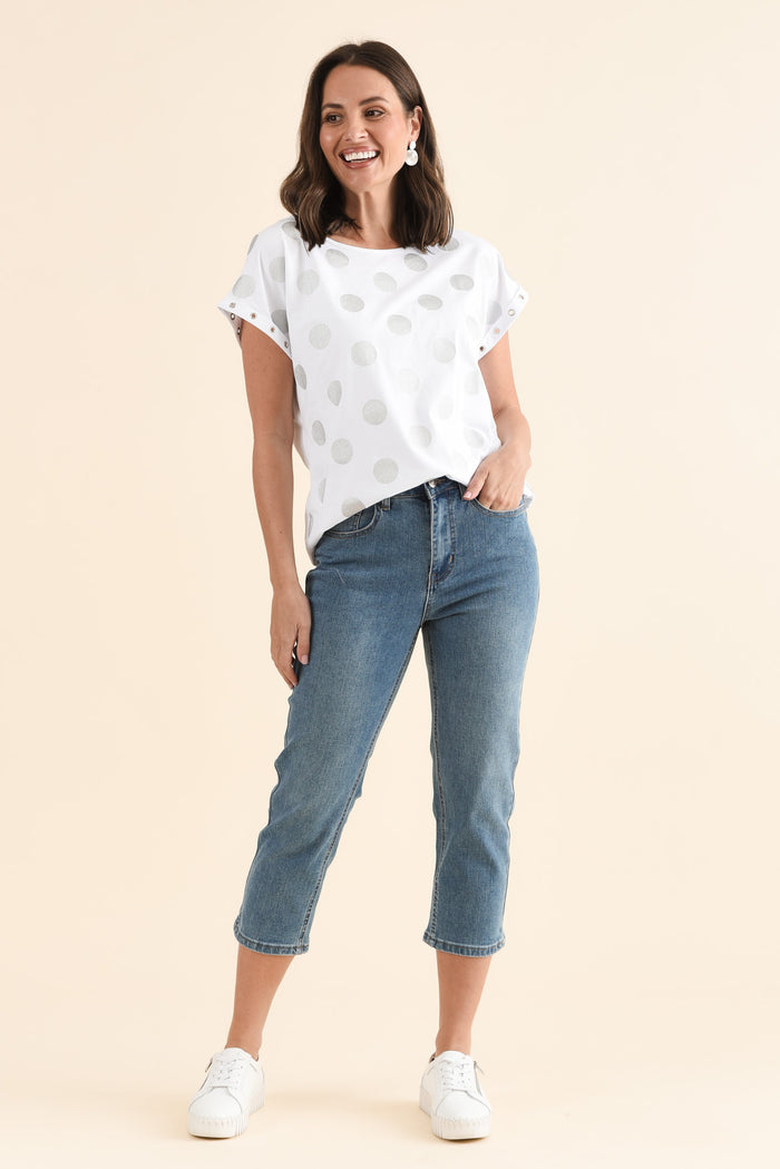 Perfect Blue Denim Cropped Jeans,Full Body,Brunette model,alt text|model:MJ