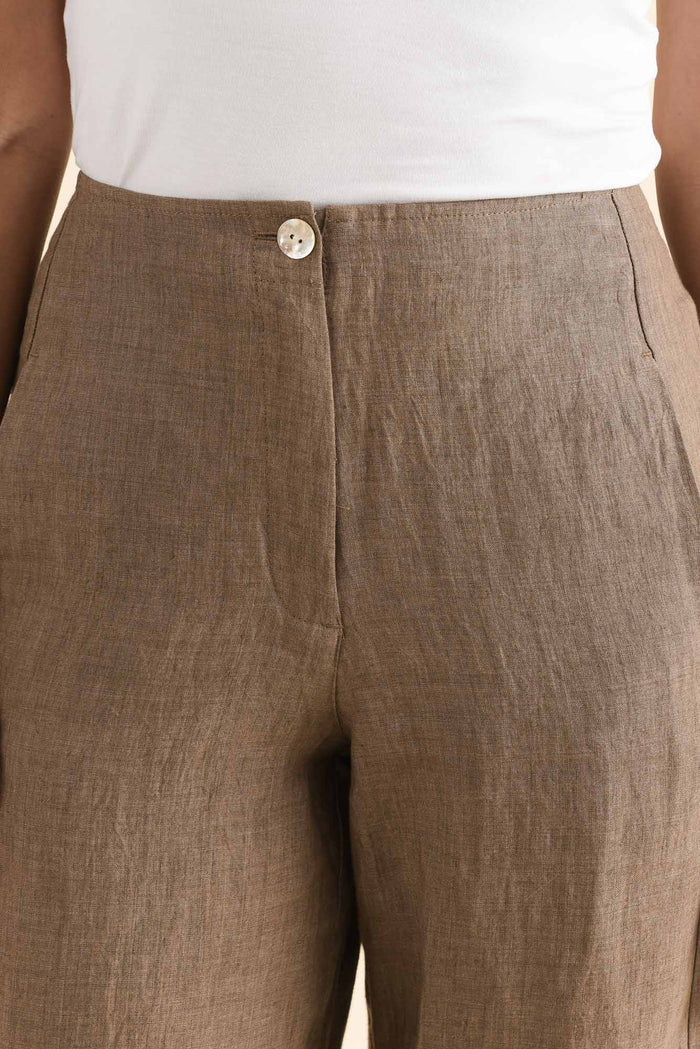 Persia Mocha Linen Pocket Pants,Detail,Brunette model,alt text|model:Cara