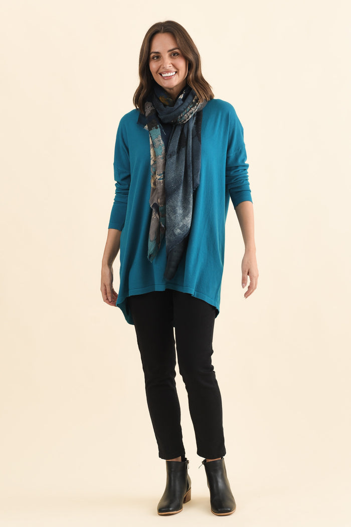 Piper Teal V Neck Knit Jumper,Brunette model,alt text|model:MJ