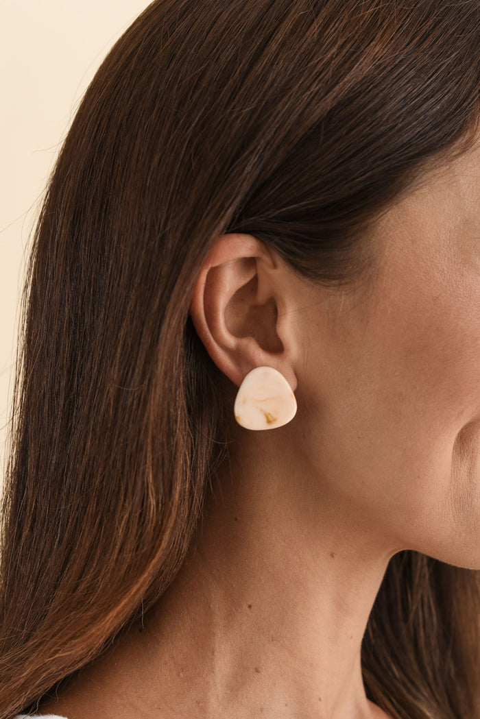 Poppi Natural Stud Earrings