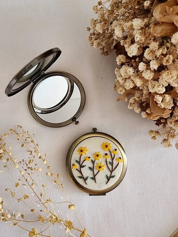 Quince fables Floral Embroidered Compact Mirror, Collection Sophia