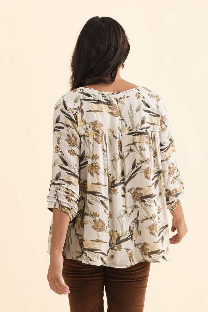 Ramirez Beige Flower Button Top,Brunette model,alt text|model:Brontie