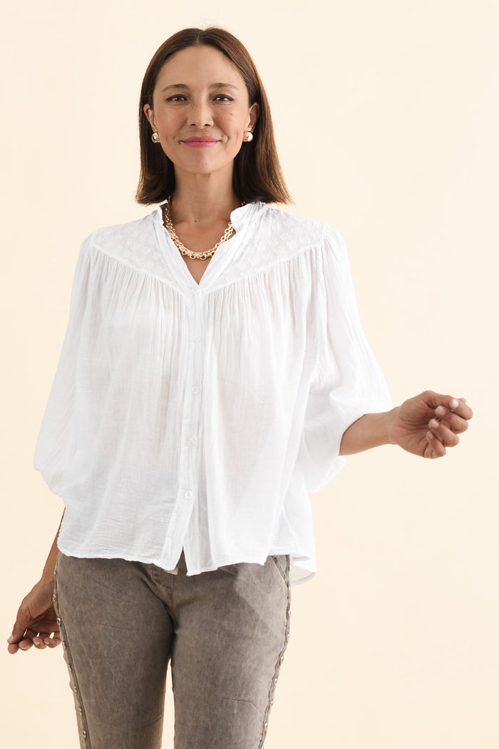 Randy White Cotton Blouse,Brunette model,alt text|model:Cara