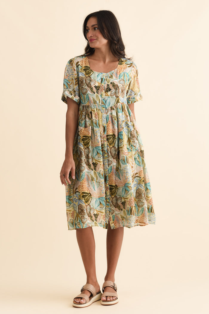 Rayna Brown Garden Button Dress,Brunette model,alt text|model:Brontie