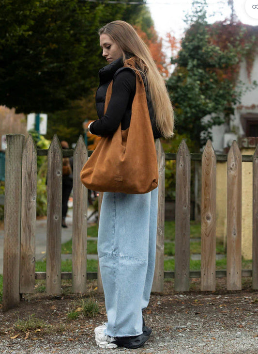 RISA UPCYCLED LEATHER KNOT TOTE