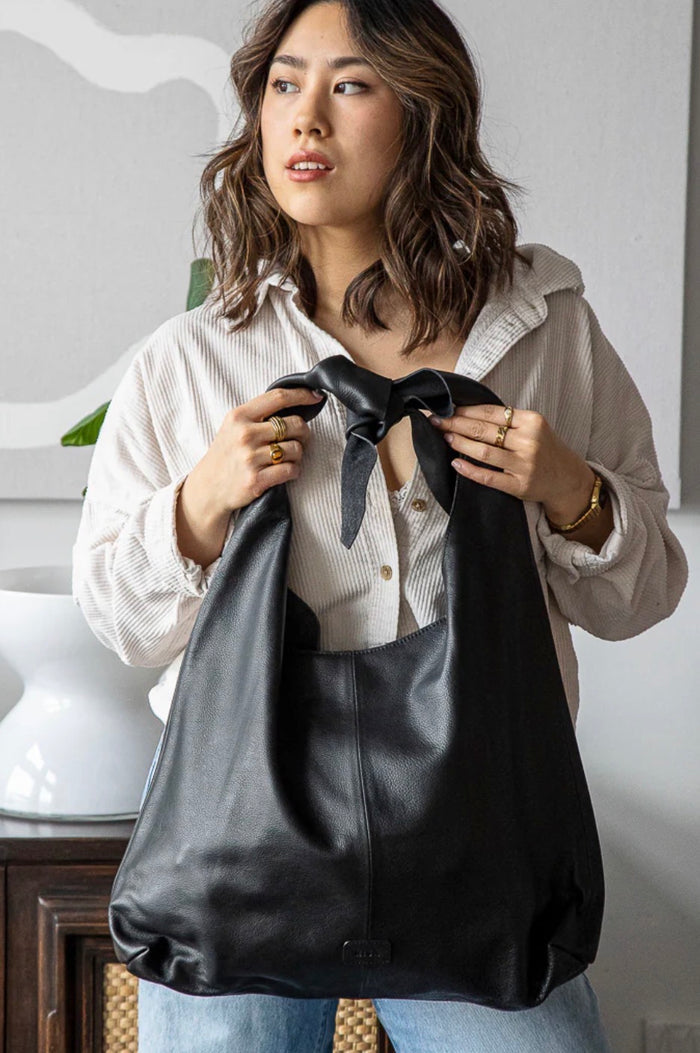 RISA UPCYCLED LEATHER KNOT TOTE