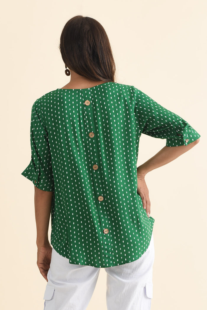 Riveria Green Dash V Neck Top,Brunette model,alt text|model:Cara