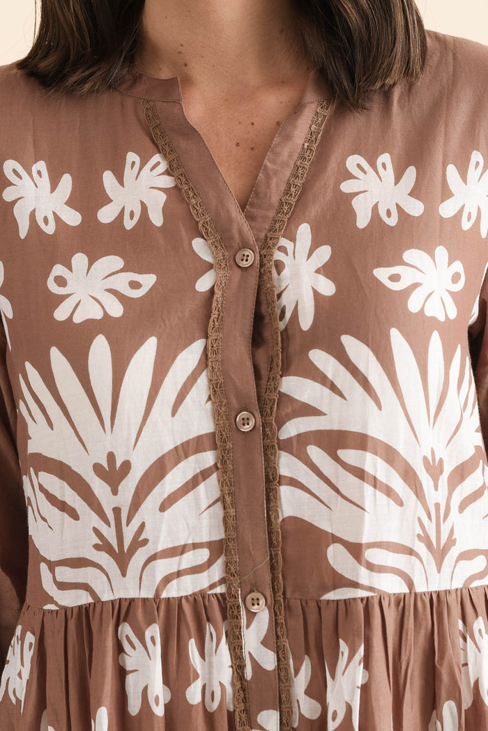 Romy Mocha Beach Crinkle Cotton Dress,Detail,Brunette model,alt text|model:MJ