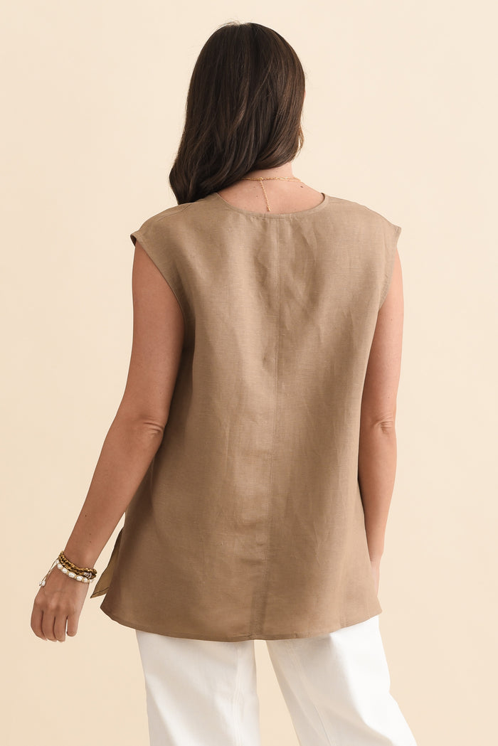 Roxie Mocha Linen Blend V Neck Tank,Brunette model,alt text|model:MJ