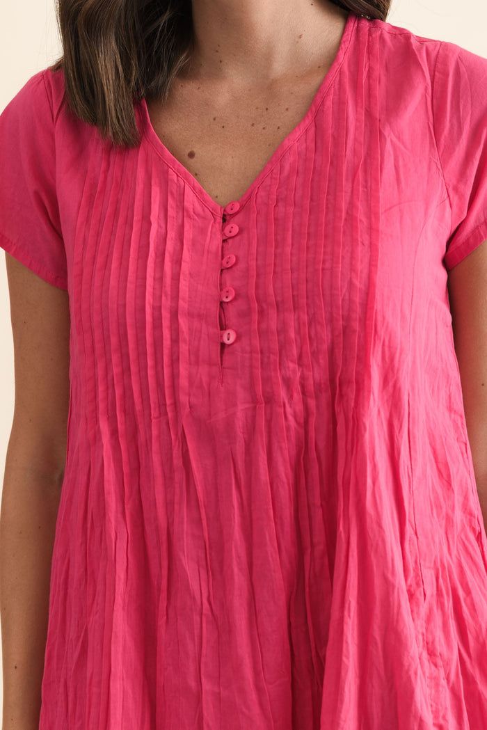 Sabina Fuchsia Crinkle Cotton Dress,Brunette model,alt text|model:MJ