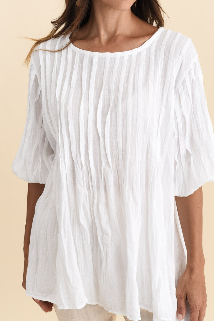 Selma White Crinkle Cotton Top,Brunette model,alt text|model:Cara