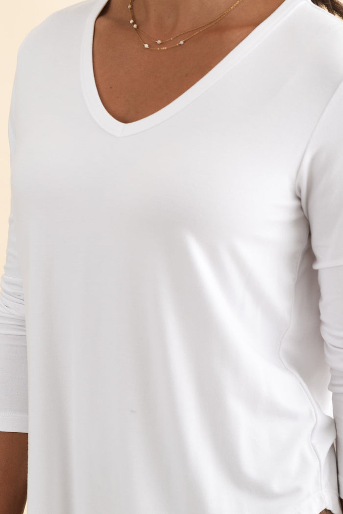 Sia White Bamboo V Neck Top,Brunette model,alt text|model:Brontie