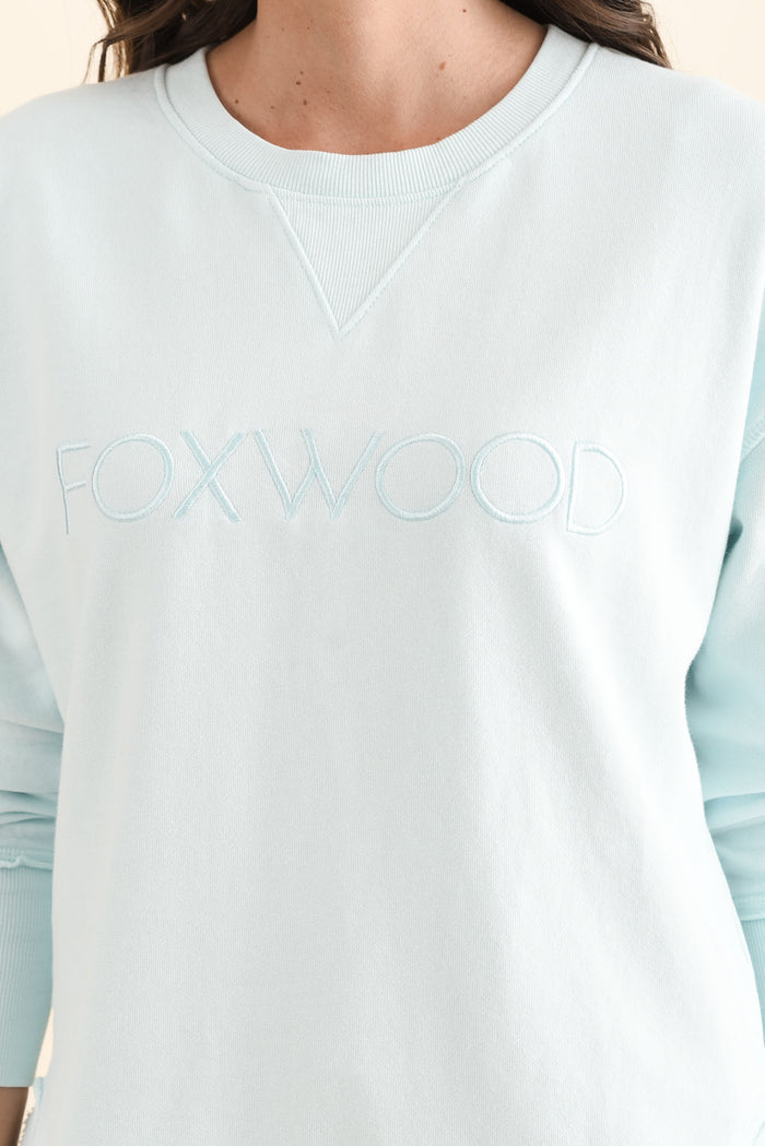 Simplified Blue Cotton Crewneck Sweatshirt,Detail,Brunette model,alt text|model:MJ