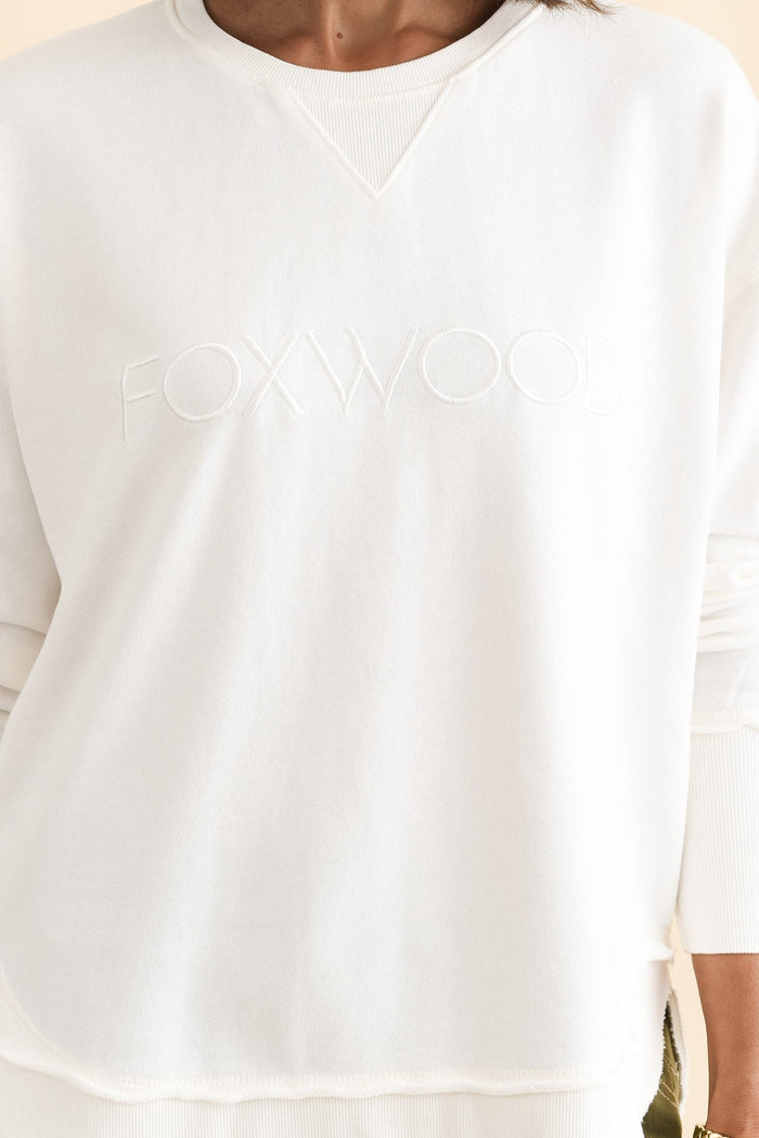 Simplified White Cotton Crewneck Sweatshirt,Brunette model,alt text|model:Cara