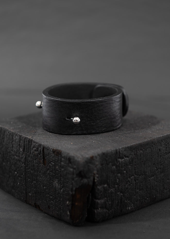 SKIN MACHINE THRU SKIN CUFF