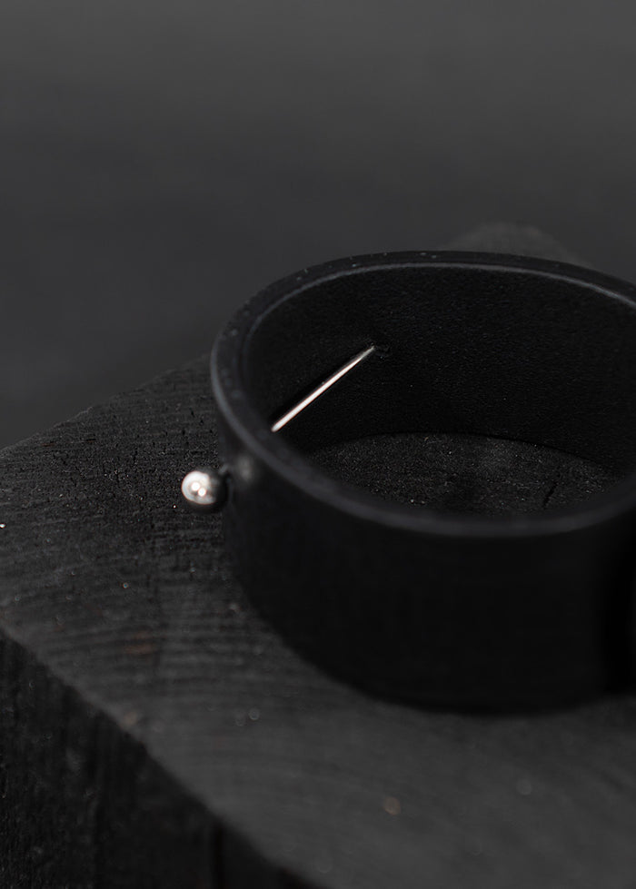 SKIN MACHINE THRU SKIN CUFF