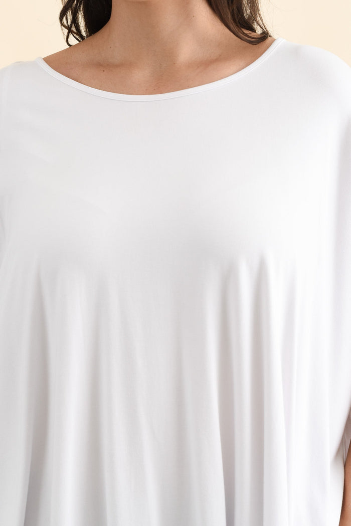 Sorronda White Bamboo Batwing Top,Brunette model,alt text|model:Emilia