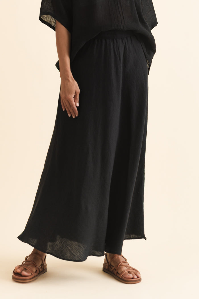 Sottana Black Linen Maxi Skirt,Brunette model,alt text|model:Cara