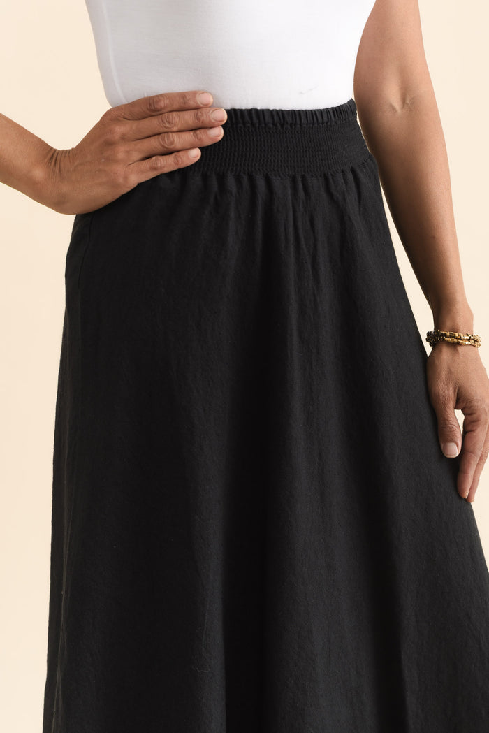 Sottana Black Linen Maxi Skirt,Brunette model,alt text|model:Cara