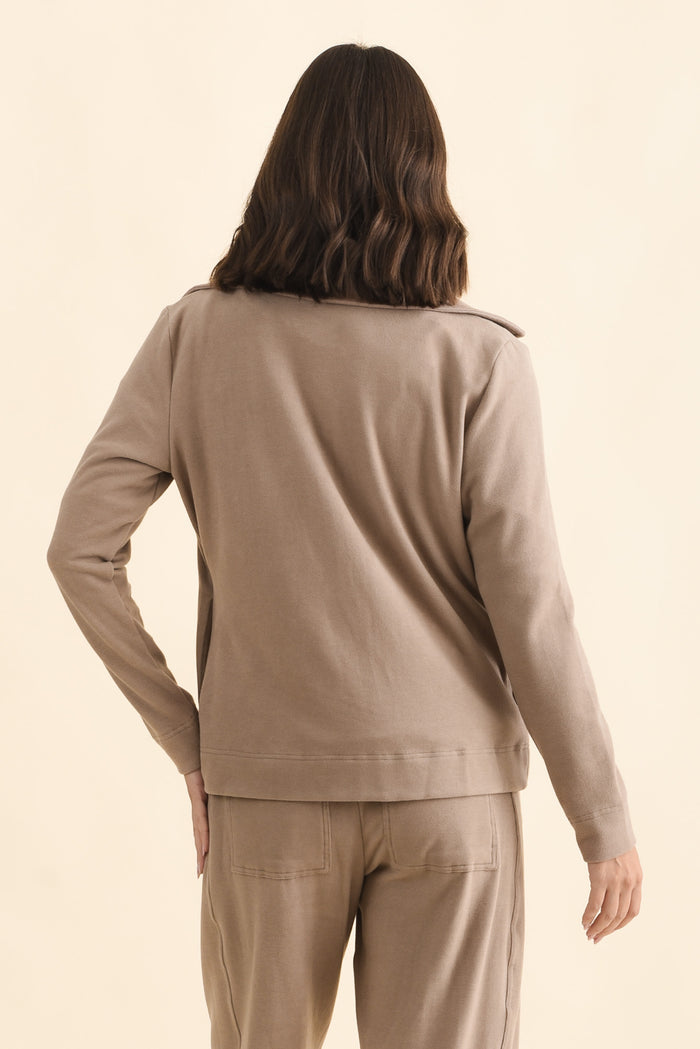 Souffle-Touch Beige Zip Jacket,Brunette model,alt text|model:MJ