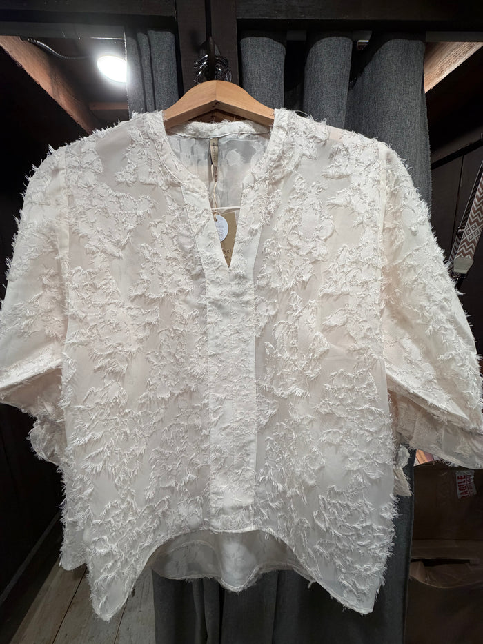 SOYA WOVEN BLOUSE