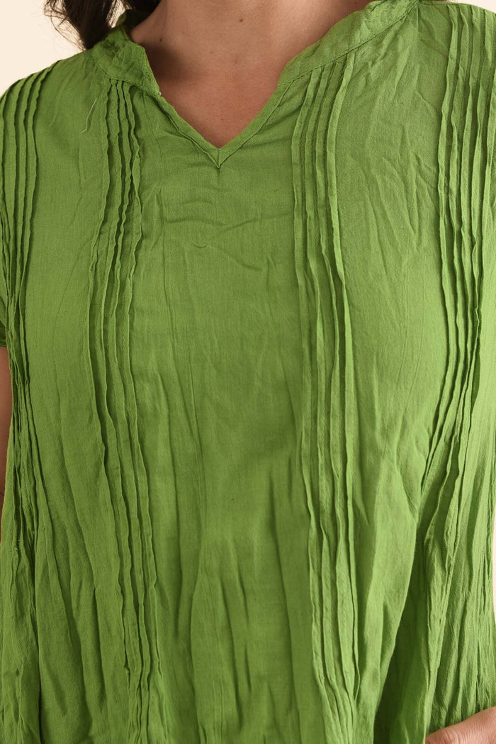 Stassi Fern Green Crinkle Cotton Dress,Detail,Brunette model,alt text|model:Brontie