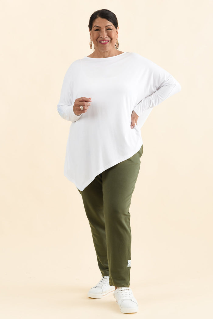 Susie White Asymmetrical Bamboo Top,Brunette model,alt text|model:Pilita