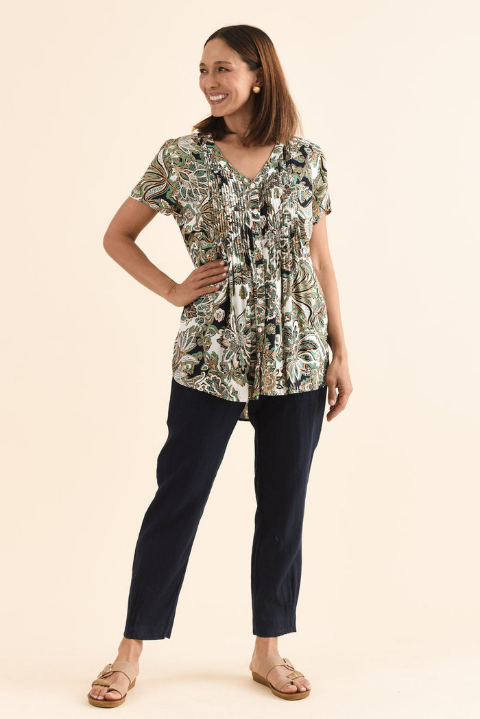 Tatum Navy Linen Pants,Full Body,Brunette model,alt text|model:Cara