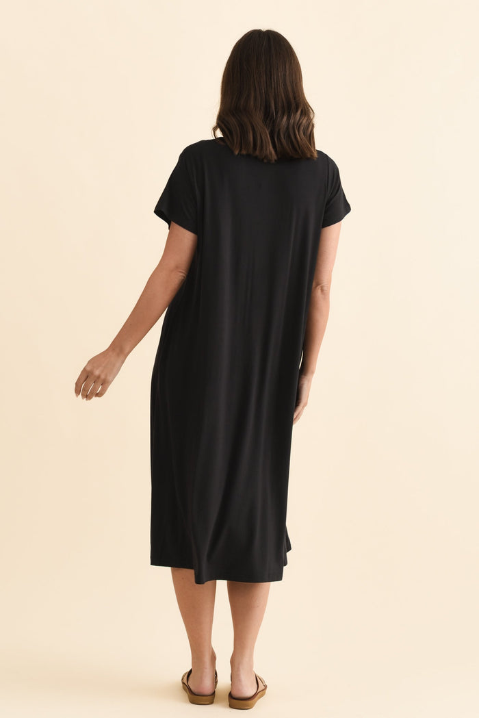 Tiffany Black Bamboo Tee Dress,Brunette model,alt text|model:MJ