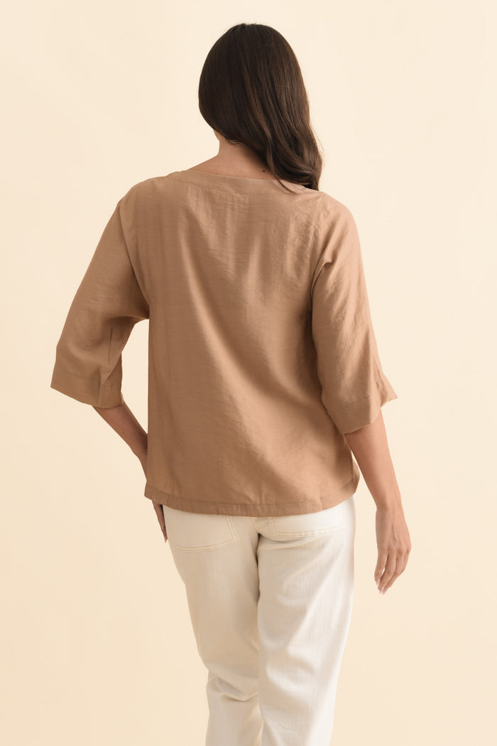 Tommy Taupe Side Split Top,Brunette model,alt text|model:MJ