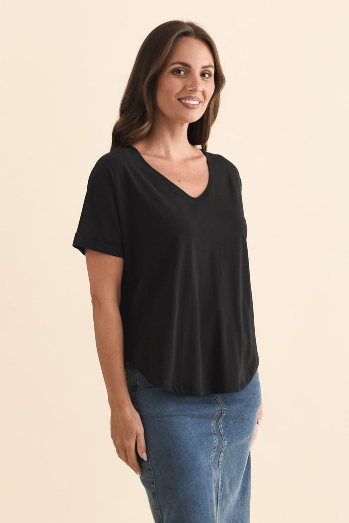 Toronto Black Cotton Tee,Brunette model,alt text|model:MJ