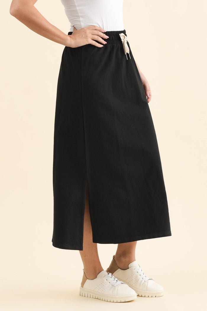 Travel Black Cotton Maxi Skirt,Side,Brunette model,alt text|model:MJ