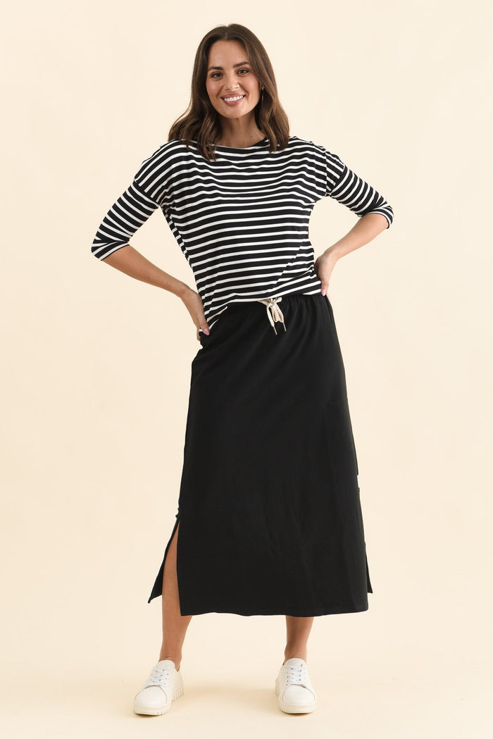 Travel Black Cotton Maxi Skirt,Full Body,Brunette model,alt text|model:MJ