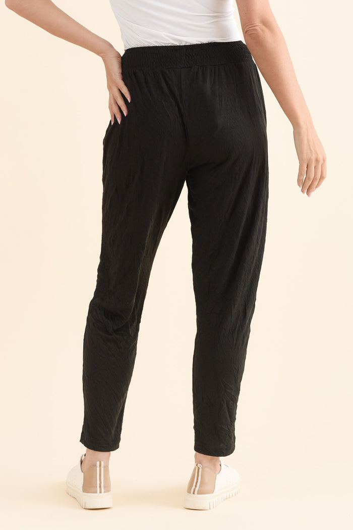 Travel No-Iron Black Cropped Pants,Back,Brunette model,alt text|model:MJ
